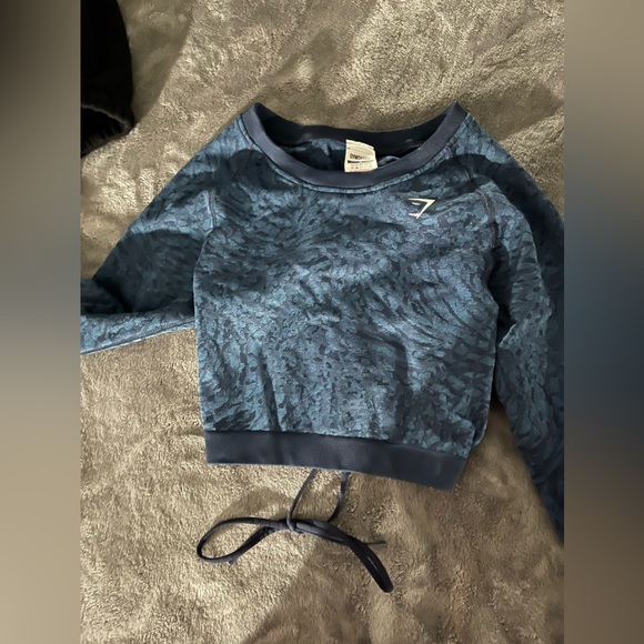 Blue cropped gym shark top - Picture 4 of 5